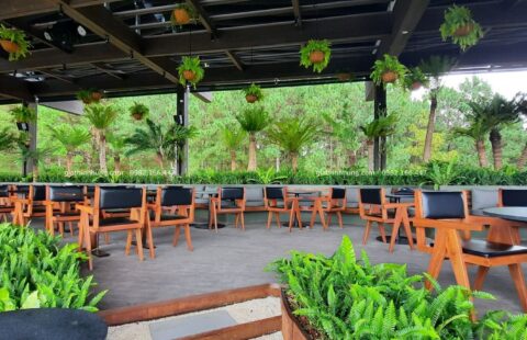 Gia Thịnh Hưng – Nhà hàng La Forêt – 01 Trần Thánh Tông – 12